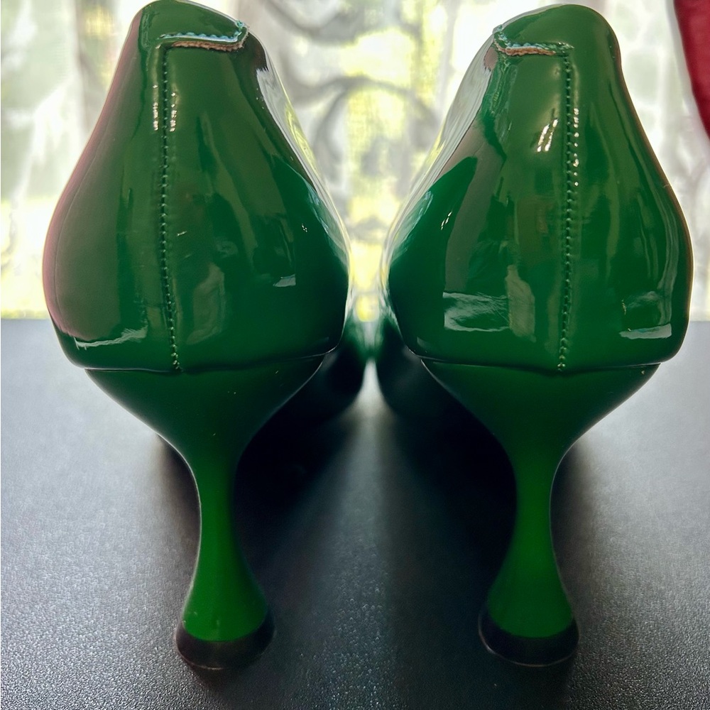 Green Fuzubi NWOT Women's Shoes Size 7.5 Pumps Original Box - Picture 2 of 9
